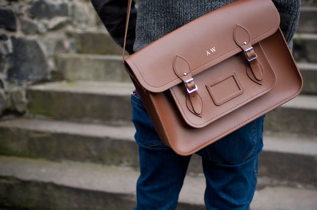 Bæltetasker: Køb en smart og praktisk taske til at have med på farten